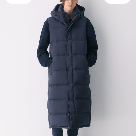 Aritzia Jackets & Blazers - Aritzia black Long Puffer Vest